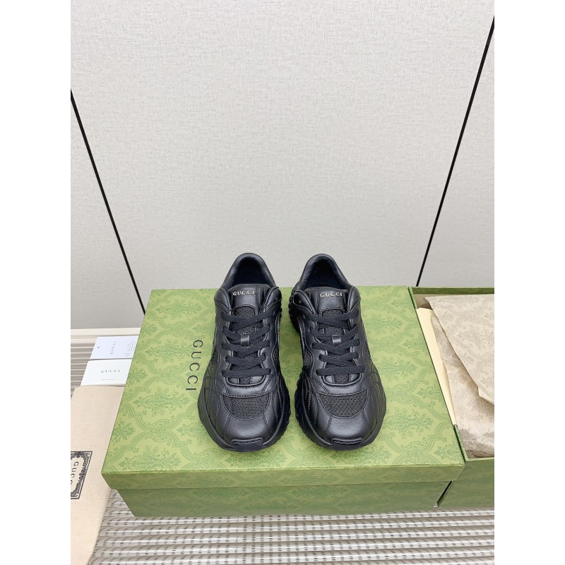 G*u*i casual shoes